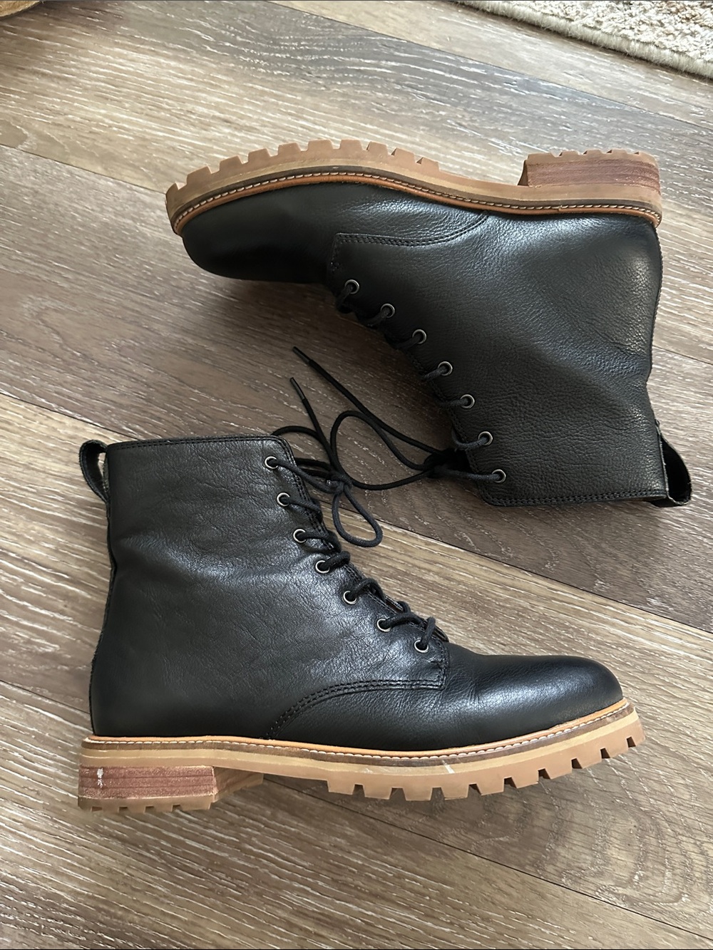 Women's Black Lace-Up Leather Boots - Picture 3 of 10